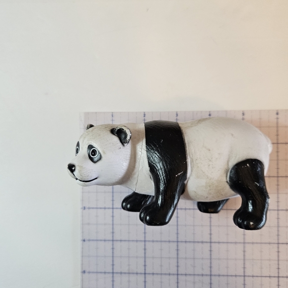 Lot Of 4 Plastic Animal Figures Sloth Lizard Otter Panda - Picture 13 of 16